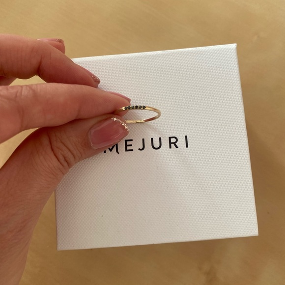 Mejuri black diamond line ring - Picture 3 of 5
